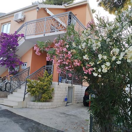 Holiday Home Milenka Рогозница Екстериор снимка