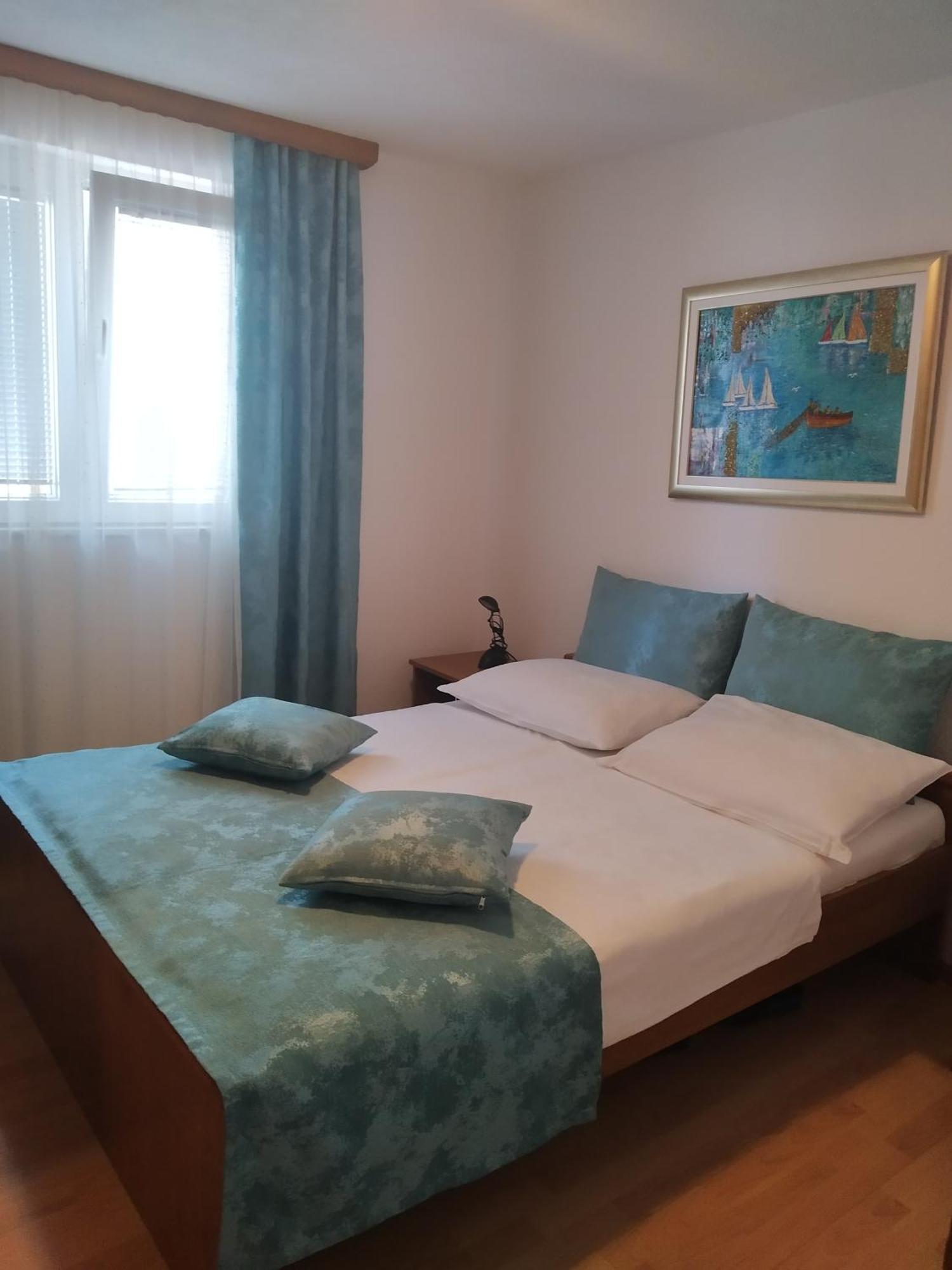 Holiday Home Milenka Рогозница Екстериор снимка