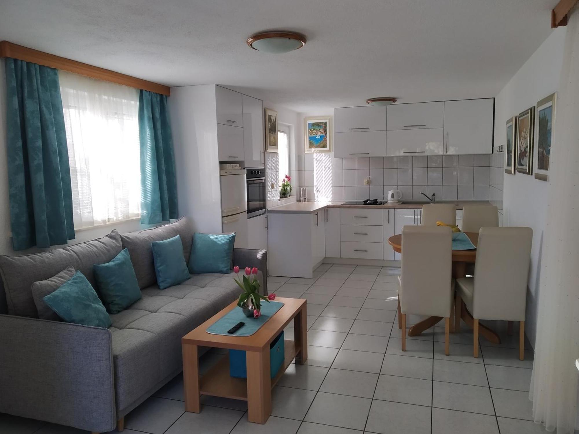 Holiday Home Milenka Рогозница Екстериор снимка