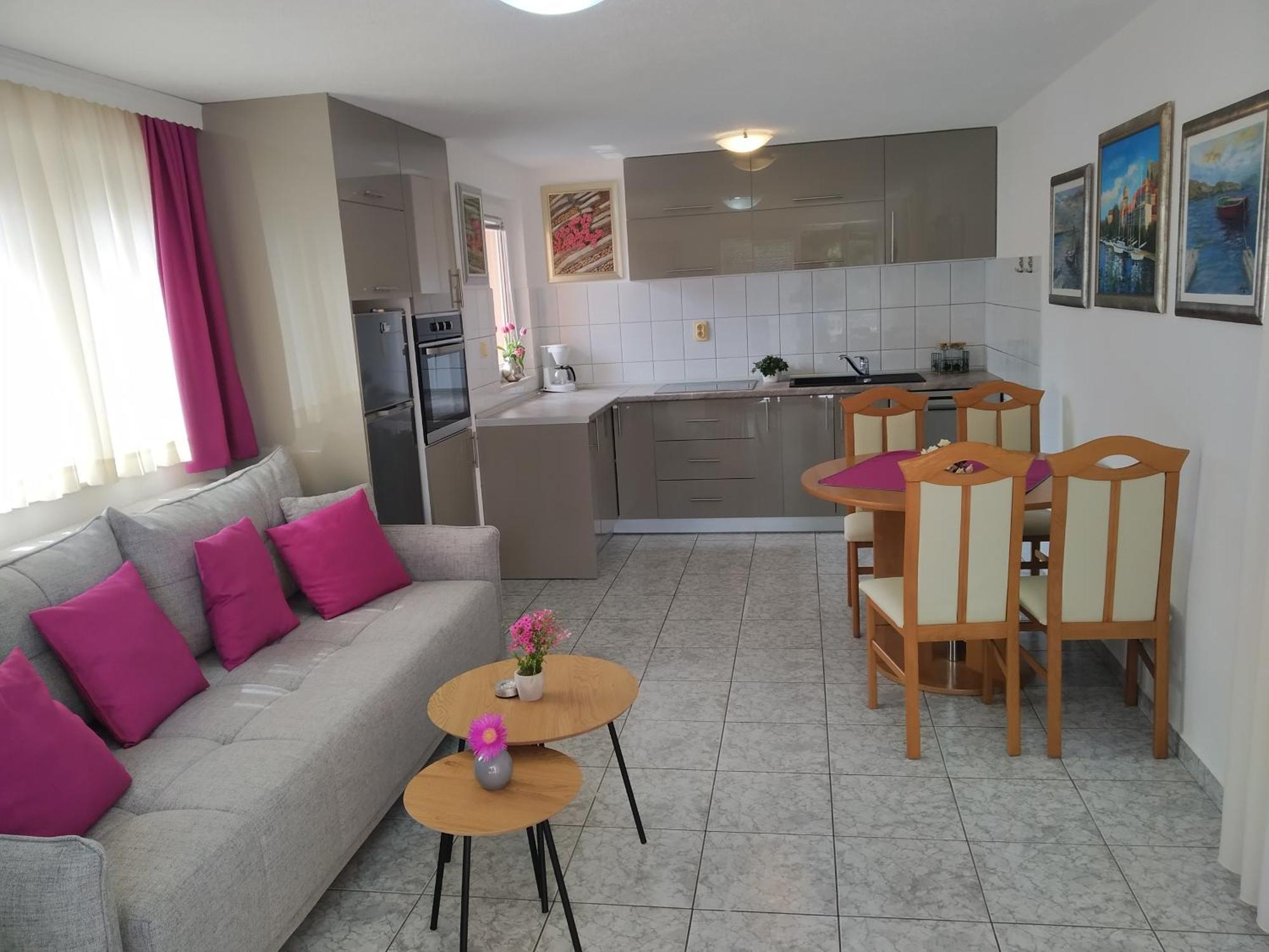 Holiday Home Milenka Рогозница Екстериор снимка