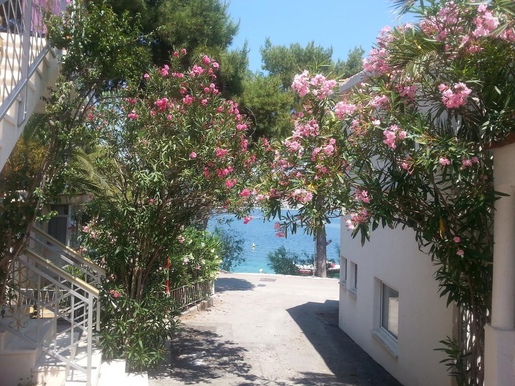 Holiday Home Milenka Рогозница Екстериор снимка